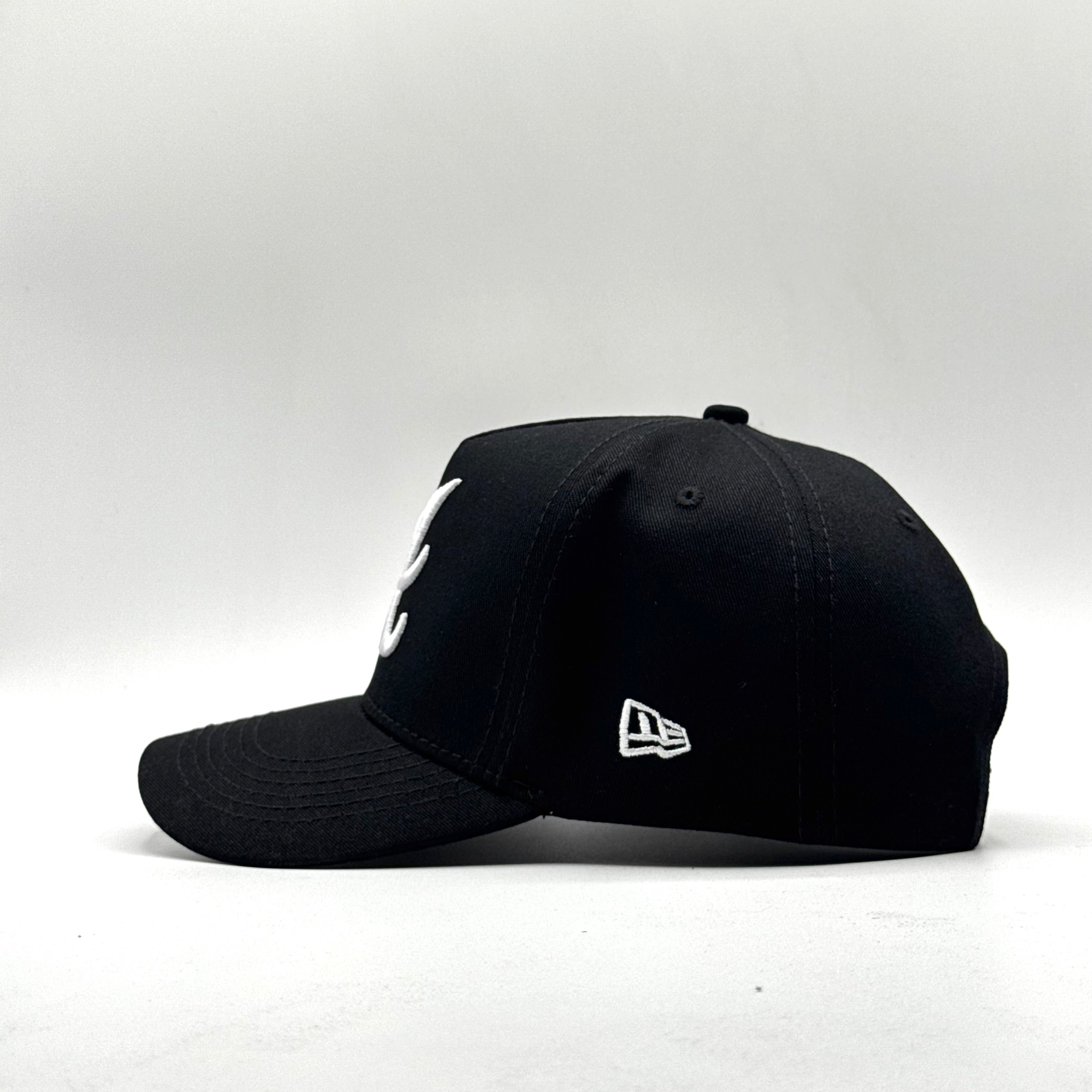 BRAVOS DE ATLANTA CLASSIC LOGO BLANCO