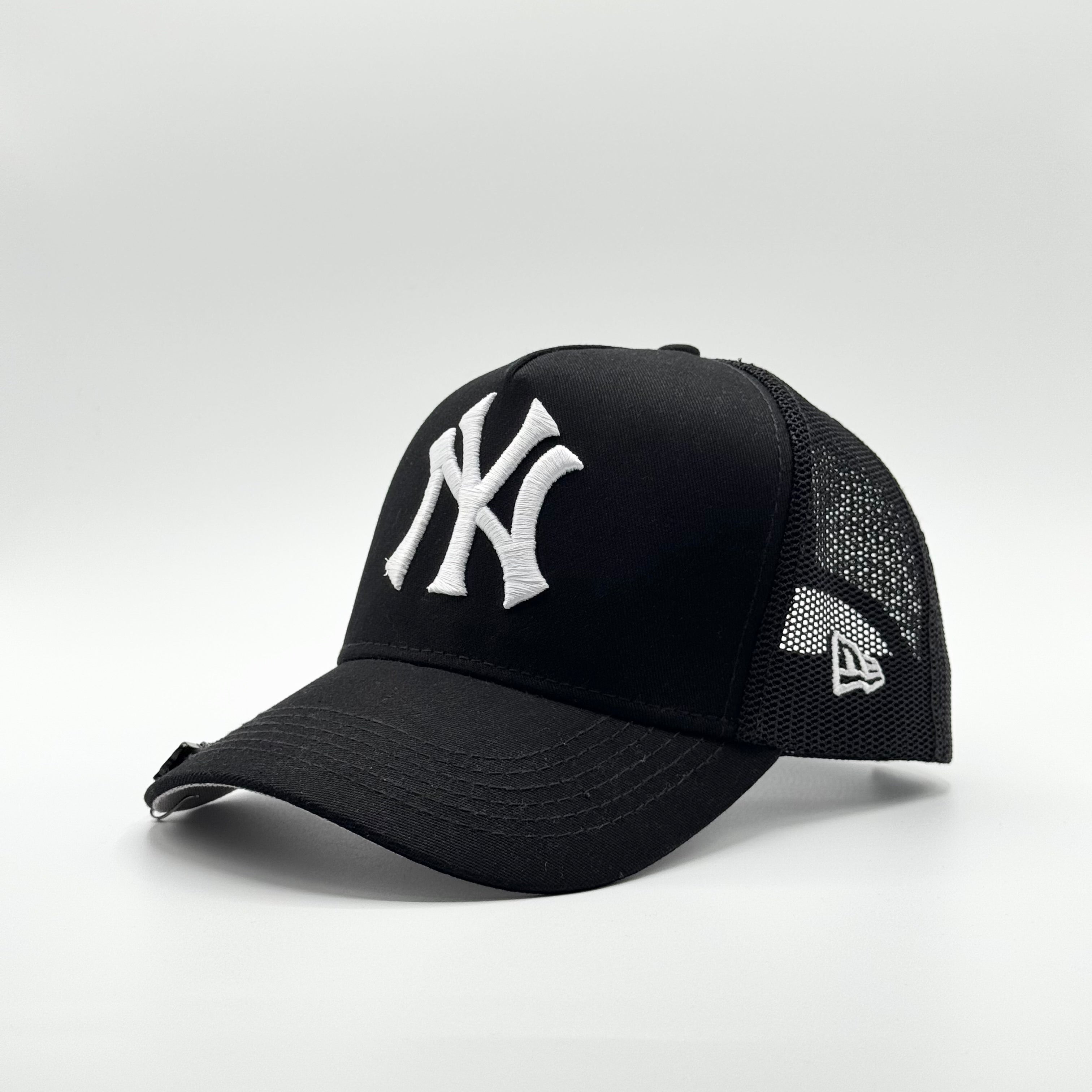 NEW YORK YANKEES TRUCKER