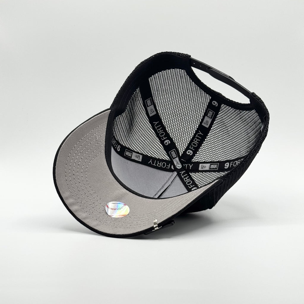 NEW YORK YANKEES TRUCKER