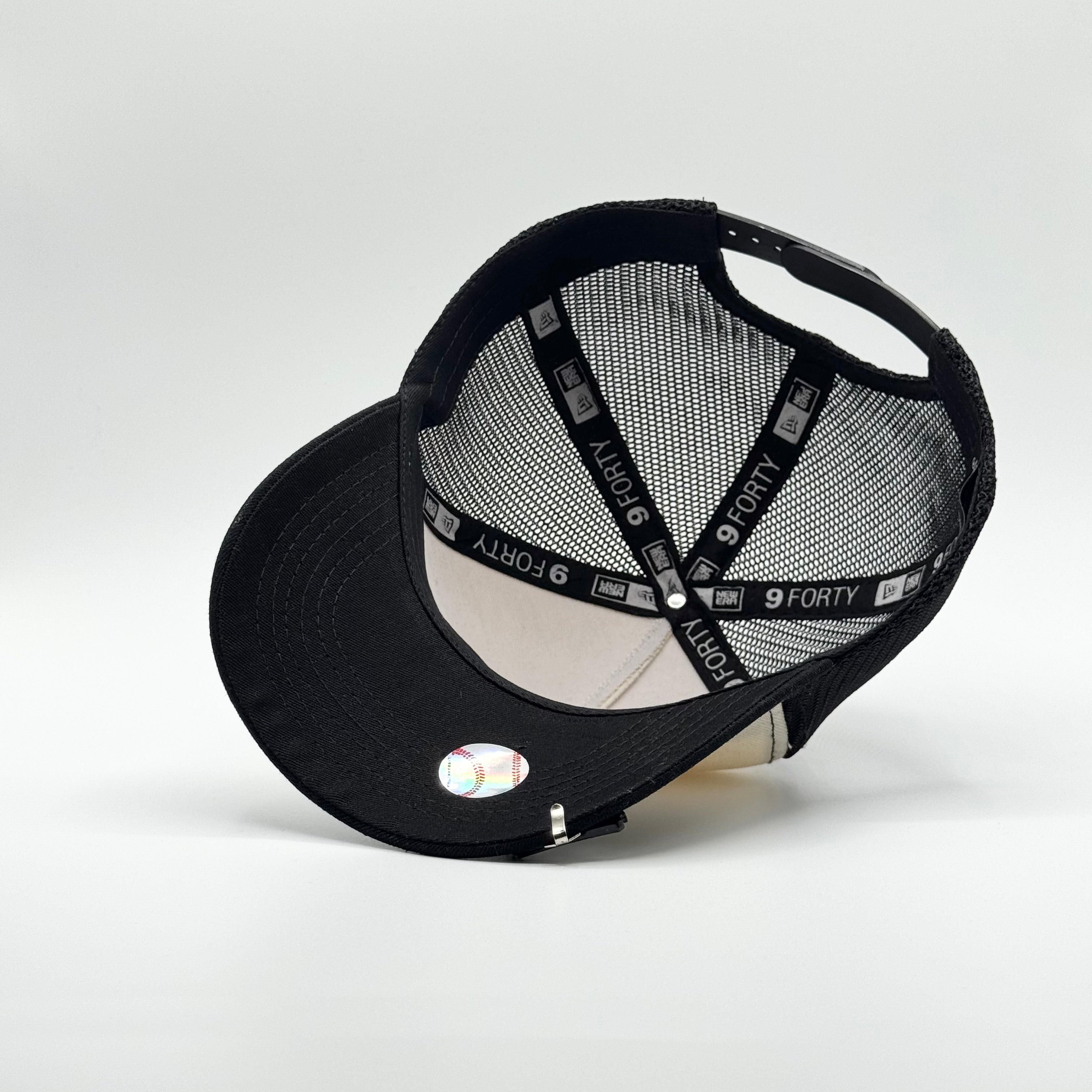 NEW YORK YANKEES TRUCKER NEGRO / NEGRO